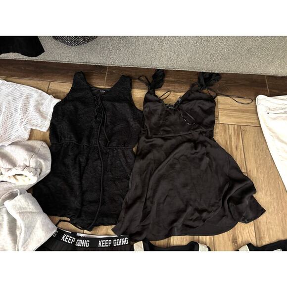 Lot of 9 Tops Dress Pants Womens Activewear M-L Clothing Reseller Bundle - Picture 4 of 12